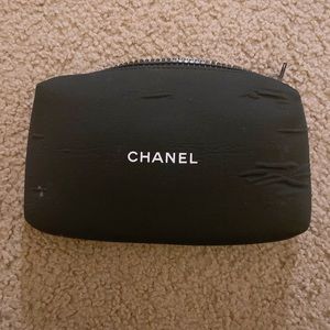 Cosmetic bag